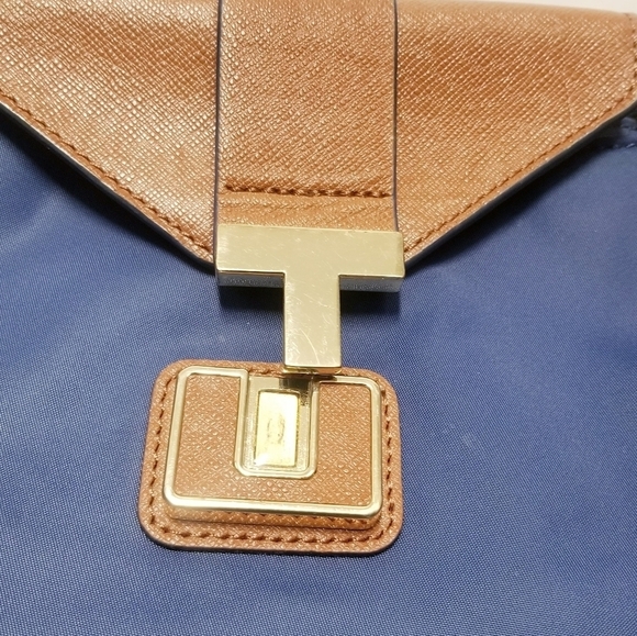 Tory Burch Nylon and Leather trim shoulder bag - Picture 10 of 14